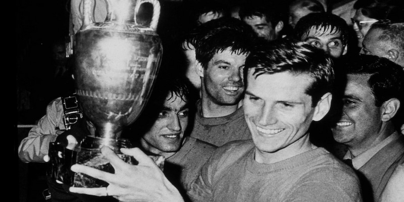 Euro 1968 là lần đầu tiên Azzurri bước lên đỉnh châu lục